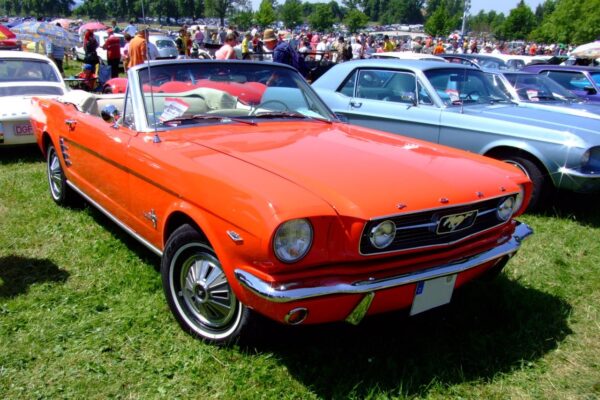 Ford_Mustang_Cabrio_1966